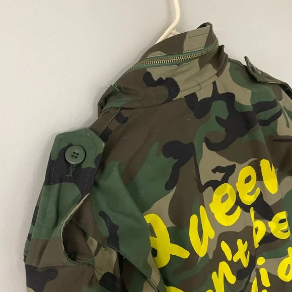 Mess in a bottle Army Jacket “queen don’t be afraid to rule like a king” size M - Picture 2 of 9